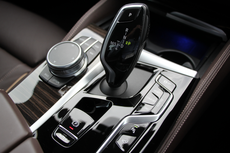 BMW 5シリーズ 530i ﾗｸﾞｼﾞｭｱﾘｰ 後期 ｴｸｽｸﾙｰｼﾌﾞﾅｯﾊﾟﾚｻﾞｰP ｲﾉﾍﾞｰｼｮﾝP ﾓｶﾅｯﾊﾟﾚｻﾞｰ ﾌﾛﾝﾄﾍﾞﾝﾁﾚｰｼｮﾝ&ｺﾝﾌｫｰﾄｼｰﾄ 全席ｼｰﾄﾋｰﾀｰ ﾚｰｻﾞｰﾗｲﾄ ﾃﾞｨｽﾌﾟﾚｲｷｰ ﾘﾓｰﾄP ﾊｰﾏﾝｶｰﾄﾞﾝ 360度ｶﾒﾗ 可変ｻｽ 追従ACC HUD 電動ﾄﾗﾝｸ 2年保証