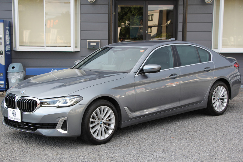 BMW 5シリーズ 530i ﾗｸﾞｼﾞｭｱﾘｰ 後期 ｴｸｽｸﾙｰｼﾌﾞﾅｯﾊﾟﾚｻﾞｰP ｲﾉﾍﾞｰｼｮﾝP ﾓｶﾅｯﾊﾟﾚｻﾞｰ ﾌﾛﾝﾄﾍﾞﾝﾁﾚｰｼｮﾝ&ｺﾝﾌｫｰﾄｼｰﾄ 全席ｼｰﾄﾋｰﾀｰ ﾚｰｻﾞｰﾗｲﾄ ﾃﾞｨｽﾌﾟﾚｲｷｰ ﾘﾓｰﾄP ﾊｰﾏﾝｶｰﾄﾞﾝ 360度ｶﾒﾗ 可変ｻｽ 追従ACC HUD 電動ﾄﾗﾝｸ 2年保証