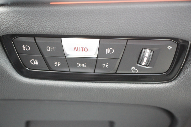BMW 3シリーズ 320i Mｽﾎﾟｰﾂ ﾊｲﾗｲﾝ ｺﾝﾌｫｰﾄP ﾌﾞﾗｯｸﾚｻﾞｰ ｼｰﾄﾋｰﾀｰ ﾊｰﾏﾝｶｰﾄﾞﾝ 追従ACC 電動ﾄﾗﾝｸ ｽﾃｱﾘﾝｸﾞｻﾎﾟｰﾄ ﾀｯﾁ画面HDDﾅﾋﾞｱｯﾌﾟﾙｶｰﾌﾟﾚｲ ﾊﾟｰｷﾝｸﾞｱｼｽﾄ+ 360ｶﾒﾗ LEDﾍｯﾄﾞﾗｲﾄ ｵｰﾄﾊｲﾋﾞｰﾑ 専用ｴｱﾛ ﾜｲﾔﾚｽ充電 2年保証
