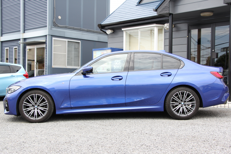 BMW 3シリーズ 320i Mｽﾎﾟｰﾂ ﾊｲﾗｲﾝ ｺﾝﾌｫｰﾄP ﾌﾞﾗｯｸﾚｻﾞｰ ｼｰﾄﾋｰﾀｰ ﾊｰﾏﾝｶｰﾄﾞﾝ 追従ACC 電動ﾄﾗﾝｸ ｽﾃｱﾘﾝｸﾞｻﾎﾟｰﾄ ﾀｯﾁ画面HDDﾅﾋﾞｱｯﾌﾟﾙｶｰﾌﾟﾚｲ ﾊﾟｰｷﾝｸﾞｱｼｽﾄ+ 360ｶﾒﾗ LEDﾍｯﾄﾞﾗｲﾄ ｵｰﾄﾊｲﾋﾞｰﾑ 専用ｴｱﾛ ﾜｲﾔﾚｽ充電 2年保証