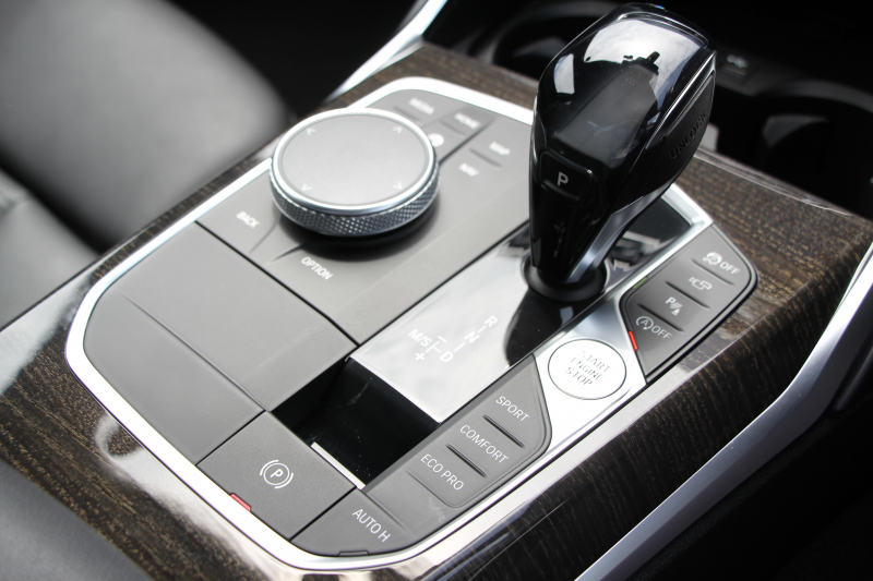 BMW 3シリーズ 320i Mｽﾎﾟｰﾂ ﾊｲﾗｲﾝ ｺﾝﾌｫｰﾄP ﾌﾞﾗｯｸﾚｻﾞｰ ｼｰﾄﾋｰﾀｰ ﾊｰﾏﾝｶｰﾄﾞﾝ 追従ACC 電動ﾄﾗﾝｸ ｽﾃｱﾘﾝｸﾞｻﾎﾟｰﾄ ﾀｯﾁ画面HDDﾅﾋﾞｱｯﾌﾟﾙｶｰﾌﾟﾚｲ ﾊﾟｰｷﾝｸﾞｱｼｽﾄ+ 360ｶﾒﾗ LEDﾍｯﾄﾞﾗｲﾄ ｵｰﾄﾊｲﾋﾞｰﾑ 専用ｴｱﾛ ﾜｲﾔﾚｽ充電 2年保証