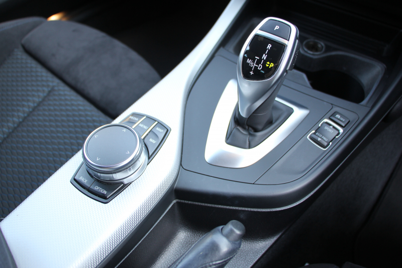 BMW 1シリーズ M140i 後期 1ｵｰﾅ 340馬力 直6ﾀｰﾎﾞB58新ｴﾝｼﾞﾝ LEDﾍｯﾄﾞﾗｲﾄ KW車高調 ﾊｰﾏﾝｶｰﾄﾞﾝ 専用ﾌﾞﾚｰｷ BBS18AW HDDﾅﾋﾞ衝突軽減ﾌﾞﾚｰｷ 車線逸脱警告 歩行者警告 ﾌﾞﾚｰｷ付ｸﾙｺﾝ 専用ｴｱﾛ 後輪駆動 8速AT 2年保証