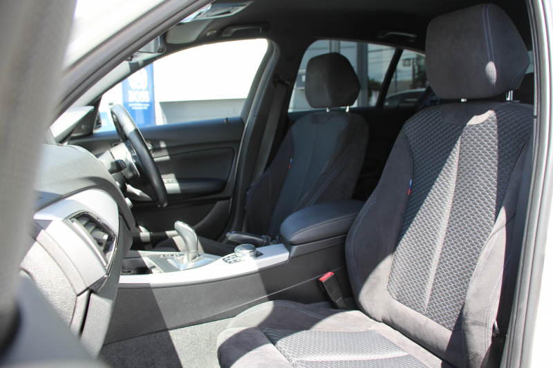 BMW 1シリーズ M140i 後期 1ｵｰﾅ 340馬力 直6ﾀｰﾎﾞB58新ｴﾝｼﾞﾝ LEDﾍｯﾄﾞﾗｲﾄ KW車高調 ﾊｰﾏﾝｶｰﾄﾞﾝ 専用ﾌﾞﾚｰｷ BBS18AW HDDﾅﾋﾞ衝突軽減ﾌﾞﾚｰｷ 車線逸脱警告 歩行者警告 ﾌﾞﾚｰｷ付ｸﾙｺﾝ 専用ｴｱﾛ 後輪駆動 8速AT 2年保証