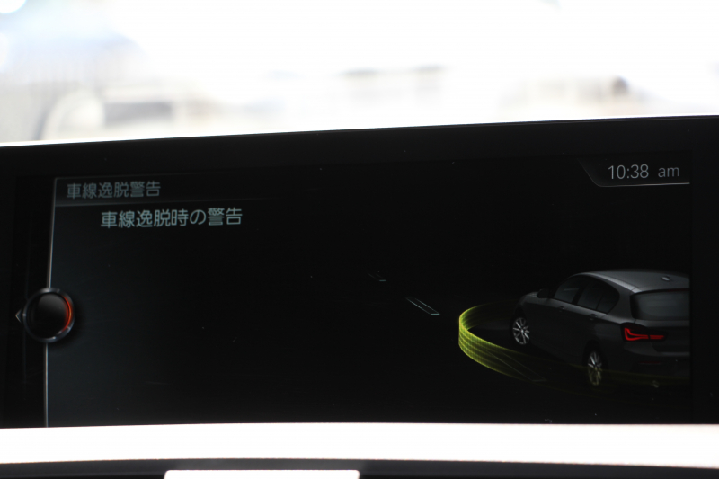 BMW 1シリーズ M140i 後期 1ｵｰﾅ 340馬力 直6ﾀｰﾎﾞB58新ｴﾝｼﾞﾝ LEDﾍｯﾄﾞﾗｲﾄ KW車高調 ﾊｰﾏﾝｶｰﾄﾞﾝ 専用ﾌﾞﾚｰｷ BBS18AW HDDﾅﾋﾞ衝突軽減ﾌﾞﾚｰｷ 車線逸脱警告 歩行者警告 ﾌﾞﾚｰｷ付ｸﾙｺﾝ 専用ｴｱﾛ 後輪駆動 8速AT 2年保証