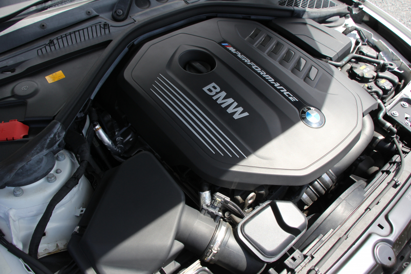 BMW 1シリーズ M140i 後期 1ｵｰﾅ 340馬力 直6ﾀｰﾎﾞB58新ｴﾝｼﾞﾝ LEDﾍｯﾄﾞﾗｲﾄ KW車高調 ﾊｰﾏﾝｶｰﾄﾞﾝ 専用ﾌﾞﾚｰｷ BBS18AW HDDﾅﾋﾞ衝突軽減ﾌﾞﾚｰｷ 車線逸脱警告 歩行者警告 ﾌﾞﾚｰｷ付ｸﾙｺﾝ 専用ｴｱﾛ 後輪駆動 8速AT 2年保証