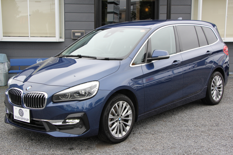 BMW 2シリーズ 218d ｸﾞﾗﾝﾂｱﾗｰ ﾗｸﾞｼﾞｭｱﾘｰ 1ｵﾅ 最終ﾓﾃﾞﾙ 型式変更後3DA-6W20 3列7人乗り ADｱｸﾃｨﾌﾞｾｰﾌﾃｨ&ｺﾝﾌｫｰﾄP 追従ACC HUD ﾋｰﾀｰ黒革 ﾌﾙｾｸﾞTV DVD&CD再生 電動ﾄﾗﾝｸ LEDﾍｯﾄﾞﾗｲﾄ ﾒﾓﾘｰ付電動ｼｰﾄ ﾀｯﾁ画面HDDﾅﾋﾞPｱｼｽﾄ 2年保証