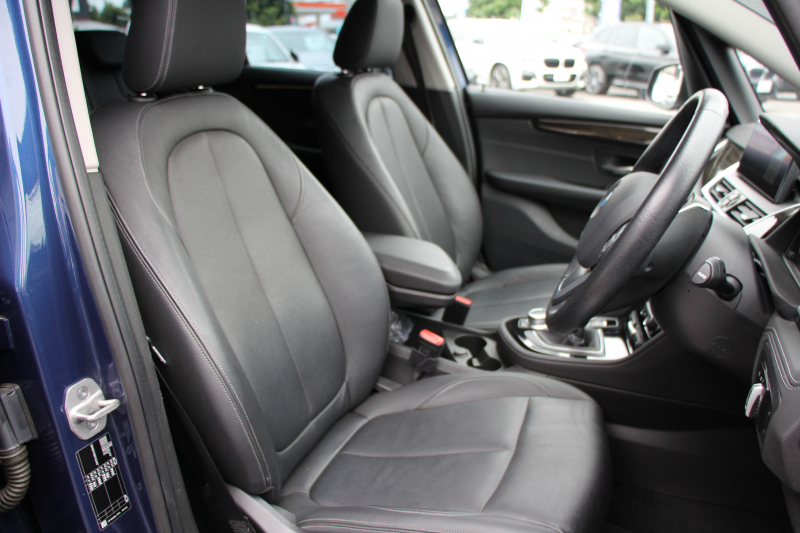 BMW 2シリーズ 218d ｸﾞﾗﾝﾂｱﾗｰ ﾗｸﾞｼﾞｭｱﾘｰ 1ｵﾅ 最終ﾓﾃﾞﾙ 型式変更後3DA-6W20 3列7人乗り ADｱｸﾃｨﾌﾞｾｰﾌﾃｨ&ｺﾝﾌｫｰﾄP 追従ACC HUD ﾋｰﾀｰ黒革 ﾌﾙｾｸﾞTV DVD&CD再生 電動ﾄﾗﾝｸ LEDﾍｯﾄﾞﾗｲﾄ ﾒﾓﾘｰ付電動ｼｰﾄ ﾀｯﾁ画面HDDﾅﾋﾞPｱｼｽﾄ 2年保証