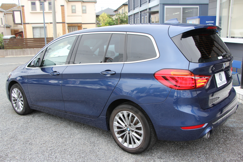 BMW 2シリーズ 218d ｸﾞﾗﾝﾂｱﾗｰ ﾗｸﾞｼﾞｭｱﾘｰ 1ｵﾅ 最終ﾓﾃﾞﾙ 型式変更後3DA-6W20 3列7人乗り ADｱｸﾃｨﾌﾞｾｰﾌﾃｨ&ｺﾝﾌｫｰﾄP 追従ACC HUD ﾋｰﾀｰ黒革 ﾌﾙｾｸﾞTV DVD&CD再生 電動ﾄﾗﾝｸ LEDﾍｯﾄﾞﾗｲﾄ ﾒﾓﾘｰ付電動ｼｰﾄ ﾀｯﾁ画面HDDﾅﾋﾞPｱｼｽﾄ 2年保証