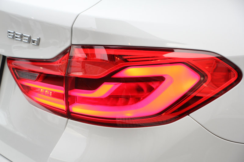 BMW 5シリーズ 523d ﾂｰﾘﾝｸﾞMｽﾎﾟｰﾂ ﾊｲﾗｲﾝ 燃費19.4㎞/L 全席ﾋｰﾀｰ黒革 HUD LEDﾍｯﾄﾞﾗｲﾄ ｵｰﾄﾊｲﾋﾞｰﾑ 追従ACC ｽﾃｱﾘﾝｸﾞｻﾎﾟｰﾄ 液晶ﾒｰﾀｰ ﾀｯﾁ画面HDDﾅﾋﾞTV 360度ｶﾒﾗ 電動ﾘｱｹﾞｰﾄ 19AW 専用ｴｱﾛ ｱﾝﾋﾞｴﾝﾄﾗｲﾄ 2年保証