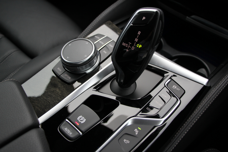 BMW 5シリーズ 523d ﾂｰﾘﾝｸﾞMｽﾎﾟｰﾂ ﾊｲﾗｲﾝ 燃費19.4㎞/L 全席ﾋｰﾀｰ黒革 HUD LEDﾍｯﾄﾞﾗｲﾄ ｵｰﾄﾊｲﾋﾞｰﾑ 追従ACC ｽﾃｱﾘﾝｸﾞｻﾎﾟｰﾄ 液晶ﾒｰﾀｰ ﾀｯﾁ画面HDDﾅﾋﾞTV 360度ｶﾒﾗ 電動ﾘｱｹﾞｰﾄ 19AW 専用ｴｱﾛ ｱﾝﾋﾞｴﾝﾄﾗｲﾄ 2年保証