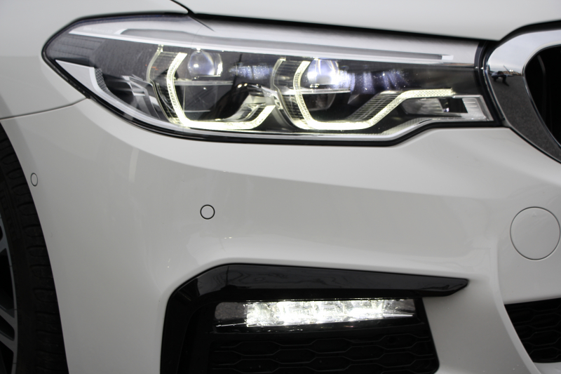 BMW 5シリーズ 523d ﾂｰﾘﾝｸﾞMｽﾎﾟｰﾂ ﾊｲﾗｲﾝ 燃費19.4㎞/L 全席ﾋｰﾀｰ黒革 HUD LEDﾍｯﾄﾞﾗｲﾄ ｵｰﾄﾊｲﾋﾞｰﾑ 追従ACC ｽﾃｱﾘﾝｸﾞｻﾎﾟｰﾄ 液晶ﾒｰﾀｰ ﾀｯﾁ画面HDDﾅﾋﾞTV 360度ｶﾒﾗ 電動ﾘｱｹﾞｰﾄ 19AW 専用ｴｱﾛ ｱﾝﾋﾞｴﾝﾄﾗｲﾄ 2年保証