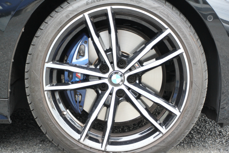 BMW 3シリーズ 330i Mｽﾎﾟｰﾂ ﾃﾞﾋﾞｭｰP ｲﾉﾍﾞｰｼｮﾝP ｺﾝﾌｫｰﾄP 高出力 258馬力 ﾋｰﾀｰ黒革 ﾚｰｻﾞｰﾗｲﾄ HUD ｼﾞｪｽﾁｬｰC 追従ACC 渋滞ﾊﾝｽﾞｵﾌ 360度ｶﾒﾗ Mｽﾎﾟｰﾂﾌﾞﾚｰｷ ﾀｯﾁ画面HDDﾅﾋﾞｱｯﾌﾟﾙｶｰﾌﾟﾚｲ 電動ﾄﾗﾝｸ ﾜｲﾔﾚｽ充電 2年保証