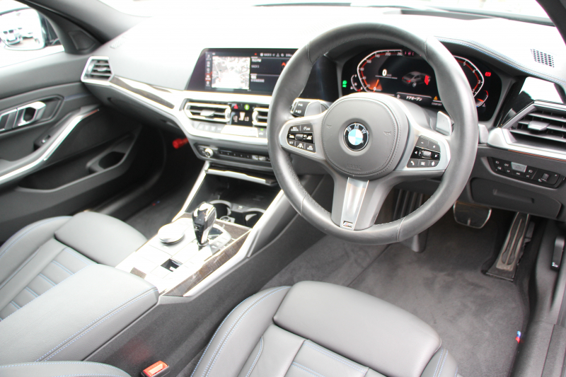 BMW 3シリーズ 330i Mｽﾎﾟｰﾂ ﾃﾞﾋﾞｭｰP ｲﾉﾍﾞｰｼｮﾝP ｺﾝﾌｫｰﾄP 高出力 258馬力 ﾋｰﾀｰ黒革 ﾚｰｻﾞｰﾗｲﾄ HUD ｼﾞｪｽﾁｬｰC 追従ACC 渋滞ﾊﾝｽﾞｵﾌ 360度ｶﾒﾗ Mｽﾎﾟｰﾂﾌﾞﾚｰｷ ﾀｯﾁ画面HDDﾅﾋﾞｱｯﾌﾟﾙｶｰﾌﾟﾚｲ 電動ﾄﾗﾝｸ ﾜｲﾔﾚｽ充電 2年保証