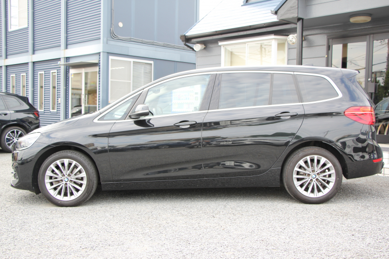 BMW 2シリーズ 218d ｸﾞﾗﾝﾂｱﾗｰ ﾗｸﾞｼﾞｭｱﾘｰ 後期 ﾌｪｲｽﾘﾌﾄ後 3列7人乗 ADｱｸﾃｨﾌﾞｾｰﾌﾃｨ&ｺﾝﾌｫｰﾄP 追従ACC HUD ｵｲｽﾀｰﾚｻﾞｰ 電動ﾄﾗﾝｸ LEDﾍｯﾄﾞﾗｲﾄ ﾀｯﾁ画面HDDﾅﾋﾞﾊﾟｰｷﾝｸﾞｱｼｽﾄ 衝突軽減ﾌﾞﾚｰｷ 車線逸脱警告 歩行者警告 2年保証