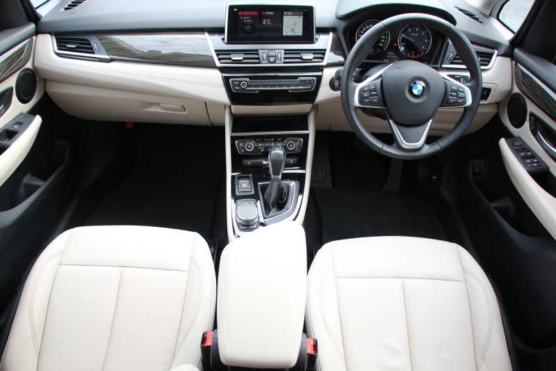 BMW 2シリーズ 218d ｸﾞﾗﾝﾂｱﾗｰ ﾗｸﾞｼﾞｭｱﾘｰ 後期 ﾌｪｲｽﾘﾌﾄ後 3列7人乗 ADｱｸﾃｨﾌﾞｾｰﾌﾃｨ&ｺﾝﾌｫｰﾄP 追従ACC HUD ｵｲｽﾀｰﾚｻﾞｰ 電動ﾄﾗﾝｸ LEDﾍｯﾄﾞﾗｲﾄ ﾀｯﾁ画面HDDﾅﾋﾞﾊﾟｰｷﾝｸﾞｱｼｽﾄ 衝突軽減ﾌﾞﾚｰｷ 車線逸脱警告 歩行者警告 2年保証
