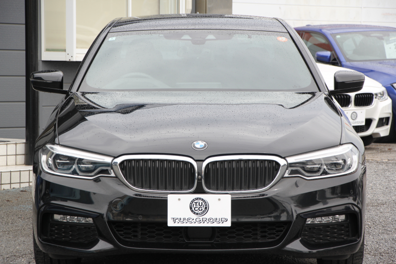 BMW 5シリーズ 523i Mｽﾎﾟｰﾂ ﾊｲﾗｲﾝ 全席ﾋｰﾀｰ黒革 HUD ｼﾞｪｽﾁｬｰｺﾝﾄﾛｰﾙ ﾜｲﾔﾚｽ充電 追従ACC ｽﾃｱﾘﾝｸﾞｻﾎﾟｰﾄ 液晶ﾒｰﾀｰ ﾀｯﾁ画面HDDﾅﾋﾞTV LEDﾍｯﾄﾞﾗｲﾄ ｵｰﾄﾊｲﾋﾞｰﾑ 360度ｶﾒﾗ 電動ﾄﾗﾝｸ 専用ｴｱﾛ ﾊﾟﾄﾞﾙｼﾌﾄ 19AW 2年保証