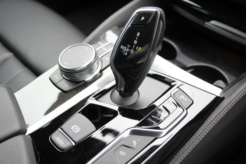 BMW 5シリーズ 523i Mｽﾎﾟｰﾂ ﾊｲﾗｲﾝ 全席ﾋｰﾀｰ黒革 HUD ｼﾞｪｽﾁｬｰｺﾝﾄﾛｰﾙ ﾜｲﾔﾚｽ充電 追従ACC ｽﾃｱﾘﾝｸﾞｻﾎﾟｰﾄ 液晶ﾒｰﾀｰ ﾀｯﾁ画面HDDﾅﾋﾞTV LEDﾍｯﾄﾞﾗｲﾄ ｵｰﾄﾊｲﾋﾞｰﾑ 360度ｶﾒﾗ 電動ﾄﾗﾝｸ 専用ｴｱﾛ ﾊﾟﾄﾞﾙｼﾌﾄ 19AW 2年保証