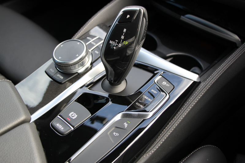 BMW 5シリーズ 523i Mｽﾎﾟｰﾂ ﾊｲﾗｲﾝ 全席ﾋｰﾀｰ黒革 HUD ｼﾞｪｽﾁｬｰｺﾝﾄﾛｰﾙ ﾜｲﾔﾚｽ充電 追従ACC ｽﾃｱﾘﾝｸﾞｻﾎﾟｰﾄ 液晶ﾒｰﾀｰ ﾀｯﾁ画面HDDﾅﾋﾞTV LEDﾍｯﾄﾞﾗｲﾄ ｵｰﾄﾊｲﾋﾞｰﾑ 360度ｶﾒﾗ 電動ﾄﾗﾝｸ 専用ｴｱﾛ ﾊﾟﾄﾞﾙｼﾌﾄ 19AW 2年保証