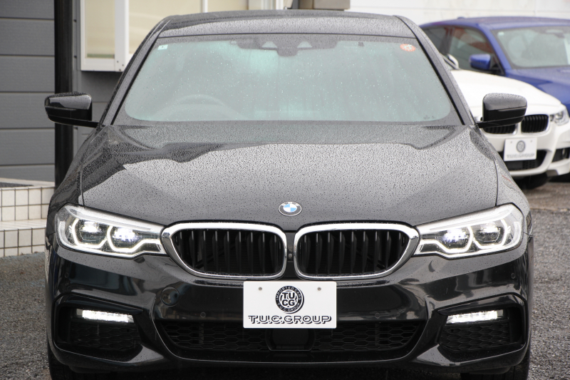 BMW 5シリーズ 523i Mｽﾎﾟｰﾂ ﾊｲﾗｲﾝ 全席ﾋｰﾀｰ黒革 HUD ｼﾞｪｽﾁｬｰｺﾝﾄﾛｰﾙ ﾜｲﾔﾚｽ充電 追従ACC ｽﾃｱﾘﾝｸﾞｻﾎﾟｰﾄ 液晶ﾒｰﾀｰ ﾀｯﾁ画面HDDﾅﾋﾞTV LEDﾍｯﾄﾞﾗｲﾄ ｵｰﾄﾊｲﾋﾞｰﾑ 360度ｶﾒﾗ 電動ﾄﾗﾝｸ 専用ｴｱﾛ ﾊﾟﾄﾞﾙｼﾌﾄ 19AW 2年保証