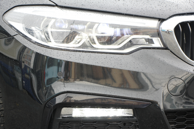 BMW 5シリーズ 523i Mｽﾎﾟｰﾂ ﾊｲﾗｲﾝ 全席ﾋｰﾀｰ黒革 HUD ｼﾞｪｽﾁｬｰｺﾝﾄﾛｰﾙ ﾜｲﾔﾚｽ充電 追従ACC ｽﾃｱﾘﾝｸﾞｻﾎﾟｰﾄ 液晶ﾒｰﾀｰ ﾀｯﾁ画面HDDﾅﾋﾞTV LEDﾍｯﾄﾞﾗｲﾄ ｵｰﾄﾊｲﾋﾞｰﾑ 360度ｶﾒﾗ 電動ﾄﾗﾝｸ 専用ｴｱﾛ ﾊﾟﾄﾞﾙｼﾌﾄ 19AW 2年保証