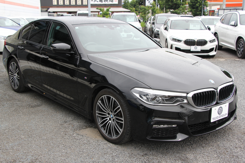BMW 5シリーズ 523i Mｽﾎﾟｰﾂ ﾊｲﾗｲﾝ 全席ﾋｰﾀｰ黒革 HUD ｼﾞｪｽﾁｬｰｺﾝﾄﾛｰﾙ ﾜｲﾔﾚｽ充電 追従ACC ｽﾃｱﾘﾝｸﾞｻﾎﾟｰﾄ 液晶ﾒｰﾀｰ ﾀｯﾁ画面HDDﾅﾋﾞTV LEDﾍｯﾄﾞﾗｲﾄ ｵｰﾄﾊｲﾋﾞｰﾑ 360度ｶﾒﾗ 電動ﾄﾗﾝｸ 専用ｴｱﾛ ﾊﾟﾄﾞﾙｼﾌﾄ 19AW 2年保証
