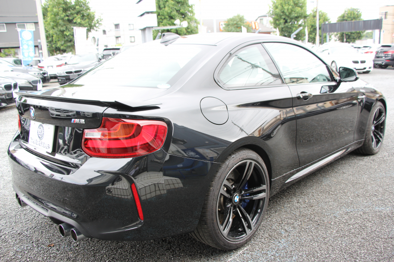 BMW Mシリーズ M2ｸｰﾍﾟMDCT 370馬力 直6ﾀｰﾎﾞ7速DCT ﾋｰﾀｰ黒革 FTPﾁｬｰｼﾞﾊﾟｲﾌﾟﾊｰﾏﾝｶｰﾄﾞﾝ HDDﾅﾋﾞBｶﾒﾗ 専用19AW 専用ﾌﾞﾚｰｷ 衝突軽減ﾌﾞﾚｰｷ 車線逸脱警告 歩行者警告 ﾌﾞﾚｰｷ付ｸﾙｺﾝ ｽﾏｰﾄｷｰ ｶｰﾎﾞﾝｲﾝﾃﾘｱﾄﾘﾑ ﾊﾟﾄﾞﾙｼﾌﾄ 2年保証