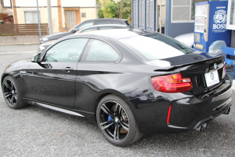 BMW Mシリーズ M2ｸｰﾍﾟMDCT 370馬力 直6ﾀｰﾎﾞ7速DCT ﾋｰﾀｰ黒革 FTPﾁｬｰｼﾞﾊﾟｲﾌﾟﾊｰﾏﾝｶｰﾄﾞﾝ HDDﾅﾋﾞBｶﾒﾗ 専用19AW 専用ﾌﾞﾚｰｷ 衝突軽減ﾌﾞﾚｰｷ 車線逸脱警告 歩行者警告 ﾌﾞﾚｰｷ付ｸﾙｺﾝ ｽﾏｰﾄｷｰ ｶｰﾎﾞﾝｲﾝﾃﾘｱﾄﾘﾑ ﾊﾟﾄﾞﾙｼﾌﾄ 2年保証