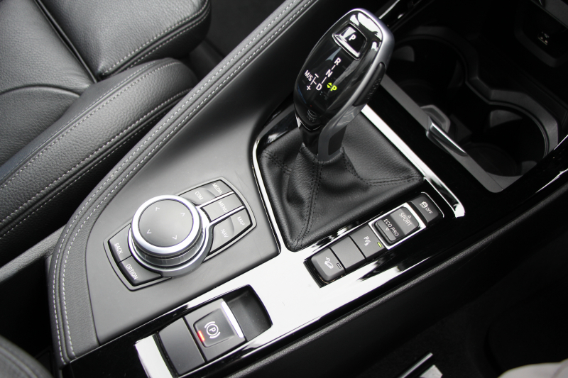 BMW X1 Xdrive18d Mｽﾎﾟｰﾂ ﾊｲﾗｲﾝ ｺﾝﾌｫｰﾄP 後期 ﾌｪｲｽﾘﾌﾄ後 ﾋｰﾀｰ黒革 追従ACC Mｼｰﾄﾍﾞﾙﾄ LEDﾍｯﾄﾞﾗｲﾄ&ﾃｰﾙ ﾀｯﾁﾊﾟﾈﾙ対応HDDﾅﾋﾞﾜｲﾔﾚｽ充電 新ﾒｰﾀｰ Pｱｼｽﾄ 電動ﾄﾗﾝｸ 衝突軽減ﾌﾞﾚｰｷ 車線逸脱警告 歩行者警告 2年保証