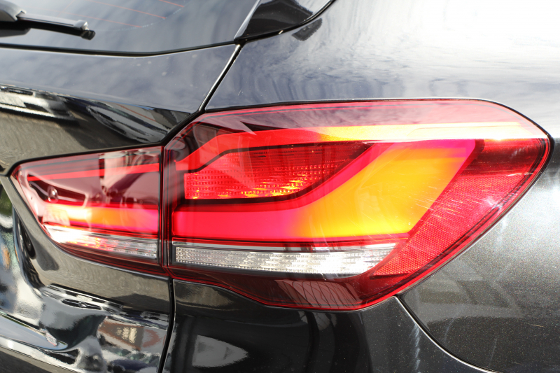 BMW X1 Xdrive18d Mｽﾎﾟｰﾂ ﾊｲﾗｲﾝ ｺﾝﾌｫｰﾄP 後期 ﾌｪｲｽﾘﾌﾄ後 ﾋｰﾀｰ黒革 追従ACC Mｼｰﾄﾍﾞﾙﾄ LEDﾍｯﾄﾞﾗｲﾄ&ﾃｰﾙ ﾀｯﾁﾊﾟﾈﾙ対応HDDﾅﾋﾞﾜｲﾔﾚｽ充電 新ﾒｰﾀｰ Pｱｼｽﾄ 電動ﾄﾗﾝｸ 衝突軽減ﾌﾞﾚｰｷ 車線逸脱警告 歩行者警告 2年保証