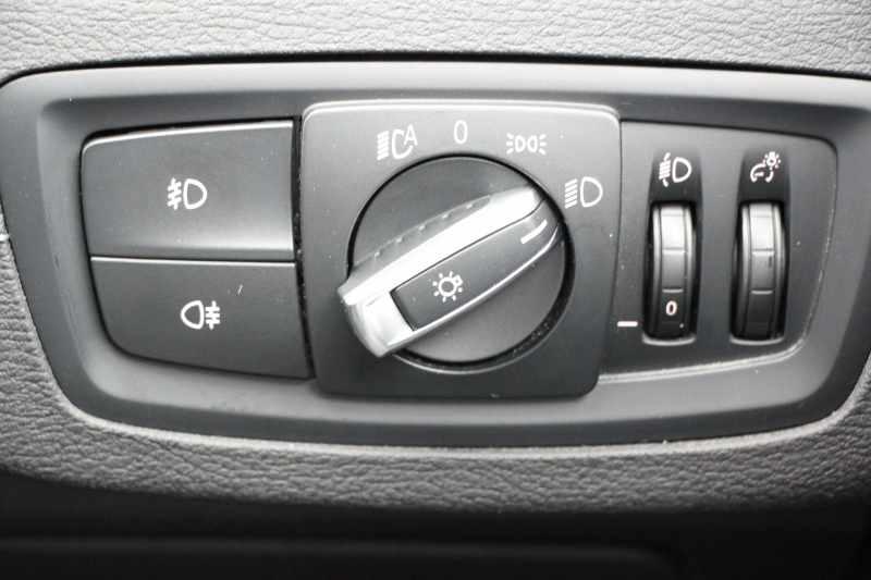 BMW X1 Xdrive18d Mｽﾎﾟｰﾂ ﾊｲﾗｲﾝ ｺﾝﾌｫｰﾄP 後期 ﾌｪｲｽﾘﾌﾄ後 ﾋｰﾀｰ黒革 追従ACC Mｼｰﾄﾍﾞﾙﾄ LEDﾍｯﾄﾞﾗｲﾄ&ﾃｰﾙ ﾀｯﾁﾊﾟﾈﾙ対応HDDﾅﾋﾞﾜｲﾔﾚｽ充電 新ﾒｰﾀｰ Pｱｼｽﾄ 電動ﾄﾗﾝｸ 衝突軽減ﾌﾞﾚｰｷ 車線逸脱警告 歩行者警告 2年保証