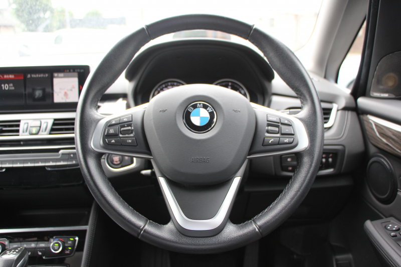 BMW 2シリーズ 218d ｸﾞﾗﾝﾂｱﾗｰ ﾗｸﾞｼﾞｭｱﾘｰ 後期 ﾌｪｲｽﾘﾌﾄ後 3列7人乗 ADｱｸﾃｨﾌﾞｾｰﾌﾃｨ&ｺﾝﾌｫｰﾄP 追従ACC HUD ﾋｰﾀｰ黒革 電動ﾄﾗﾝｸ LEDﾍｯﾄﾞﾗｲﾄ ﾀｯﾁ画面HDDﾅﾋﾞﾊﾟｰｷﾝｸﾞｱｼｽﾄ 衝突軽減ﾌﾞﾚｰｷ 車線逸脱警告 歩行者警告 2年保証