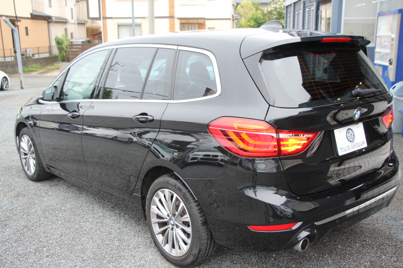 BMW 2シリーズ 218d ｸﾞﾗﾝﾂｱﾗｰ ﾗｸﾞｼﾞｭｱﾘｰ 後期 ﾌｪｲｽﾘﾌﾄ後 3列7人乗 ADｱｸﾃｨﾌﾞｾｰﾌﾃｨ&ｺﾝﾌｫｰﾄP 追従ACC HUD ﾋｰﾀｰ黒革 電動ﾄﾗﾝｸ LEDﾍｯﾄﾞﾗｲﾄ ﾀｯﾁ画面HDDﾅﾋﾞﾊﾟｰｷﾝｸﾞｱｼｽﾄ 衝突軽減ﾌﾞﾚｰｷ 車線逸脱警告 歩行者警告 2年保証
