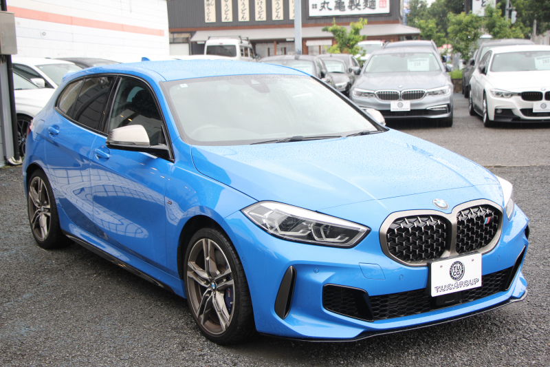 BMW 1シリーズ M135i Xdrive ﾃﾞﾋﾞｭｰP ｺﾝﾌｫｰﾄP 4WD 306馬力 Mｽﾎﾟｰﾂｼｰﾄ ｱﾀﾞﾌﾟﾃｨﾌﾞｻｽ Mｼｰﾄﾍﾞﾙﾄ ｼｰﾄﾋｰﾀｰ BMWﾗｲﾌﾞｺｯｸﾋﾟｯﾄ 追従ACC 電動ﾄﾗﾝｸ ｱｯﾌﾟﾙｶｰﾌﾟﾚｲ 純正HDDﾅﾋﾞPｱｼｽﾄ LEDﾍｯﾄﾞﾗｲﾄ ﾚｰﾝﾁｪﾝｼﾞ警告 衝突軽減ﾌﾞﾚｰｷ 2年保証