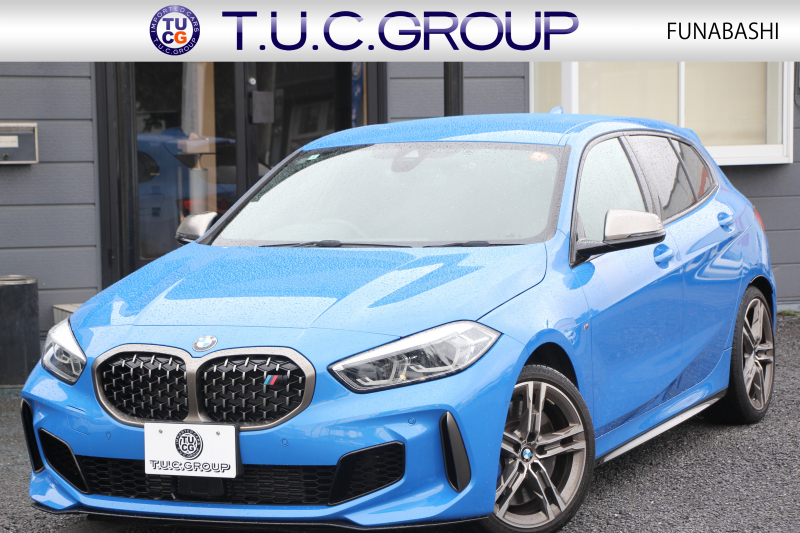 BMW 1シリーズ M135i Xdrive ﾃﾞﾋﾞｭｰP ｺﾝﾌｫｰﾄP 4WD 306馬力 Mｽﾎﾟｰﾂｼｰﾄ ｱﾀﾞﾌﾟﾃｨﾌﾞｻｽ Mｼｰﾄﾍﾞﾙﾄ ｼｰﾄﾋｰﾀｰ BMWﾗｲﾌﾞｺｯｸﾋﾟｯﾄ 追従ACC 電動ﾄﾗﾝｸ ｱｯﾌﾟﾙｶｰﾌﾟﾚｲ 純正HDDﾅﾋﾞPｱｼｽﾄ LEDﾍｯﾄﾞﾗｲﾄ ﾚｰﾝﾁｪﾝｼﾞ警告 衝突軽減ﾌﾞﾚｰｷ 2年保証