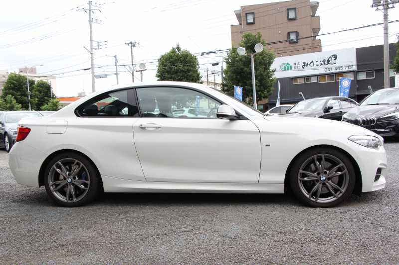 BMW 2シリーズ M240i ｸｰﾍﾟ後期 1ｵｰﾅ B58新ｴﾝｼﾞﾝ 直6ﾀｰﾎﾞ340馬力 ﾋｰﾀｰ黒革 LEDﾍｯﾄﾞﾗｲﾄ LEDﾃｰﾙ ｼﾞｪｯﾄﾌﾞﾗｯｸ19AW ｱﾀﾞﾌﾟﾃｨﾌﾞMｻｽ 専用ﾌﾞﾚｰｷ ﾀｯﾁ画面HDDﾅﾋﾞPｱｼｽﾄ ﾊﾟﾄﾞﾙｼﾌﾄ 8速AT 衝突軽減ﾌﾞﾚｰｷ 車線逸脱警告 歩行者警告 2年保証