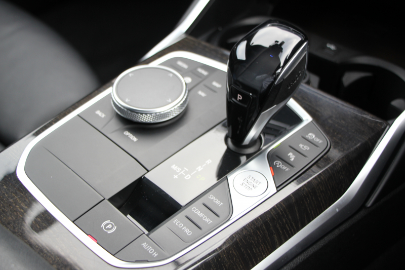 BMW 3シリーズ 330i Mｽﾎﾟｰﾂ ﾃﾞﾋﾞｭｰP ｺﾝﾌｫｰﾄP 高出力 258馬力 ﾋｰﾀｰ黒革 追従ACC 360度ｶﾒﾗ Pｱｼｽﾄﾌﾟﾗｽ LEDﾍｯﾄﾞﾗｲﾄ ｵｰﾄﾊｲﾋﾞｰﾑ Mｽﾎﾟｰﾂﾌﾞﾚｰｷ ﾀｯﾁ画面HDDﾅﾋﾞｱｯﾌﾟﾙｶｰﾌﾟﾚｲ Hifiｽﾋﾟｰｶｰ 電動ﾄﾗﾝｸ ｱﾝﾋﾞｴﾝﾄﾗｲﾄ 2年保証
