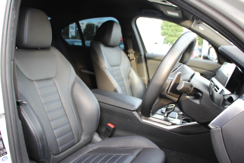 BMW 3シリーズ 330i Mｽﾎﾟｰﾂ ﾃﾞﾋﾞｭｰP ｺﾝﾌｫｰﾄP 高出力 258馬力 ﾋｰﾀｰ黒革 追従ACC 360度ｶﾒﾗ Pｱｼｽﾄﾌﾟﾗｽ LEDﾍｯﾄﾞﾗｲﾄ ｵｰﾄﾊｲﾋﾞｰﾑ Mｽﾎﾟｰﾂﾌﾞﾚｰｷ ﾀｯﾁ画面HDDﾅﾋﾞｱｯﾌﾟﾙｶｰﾌﾟﾚｲ Hifiｽﾋﾟｰｶｰ 電動ﾄﾗﾝｸ ｱﾝﾋﾞｴﾝﾄﾗｲﾄ 2年保証