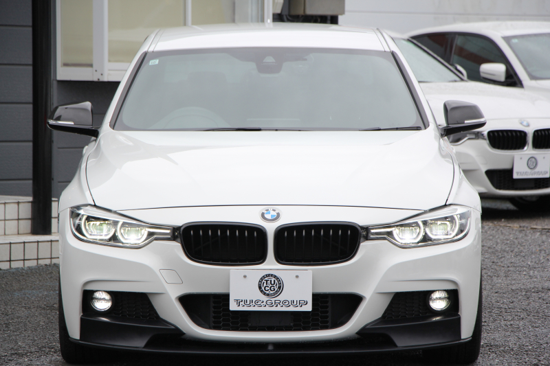 BMW 3シリーズ 320i Mｽﾎﾟｰﾂ 後期 8A新EG Mﾊﾟﾌｫｰﾏﾝｽｴｱﾛ&内装ﾄﾘﾑ&ﾃｰﾙ 追従ACC LEDﾍｯﾄﾞﾗｲﾄ LEDﾃｰﾙ HDDﾅﾋﾞBｶﾒﾗ ｽﾏｰﾄｷｰ Bluetooth接続 衝突軽減ﾌﾞﾚｰｷ 車線逸脱警告 歩行者警告 ﾊﾟﾄﾞﾙｼﾌﾄ ﾒﾓﾘｰ付電動ｼｰﾄ 2年保証