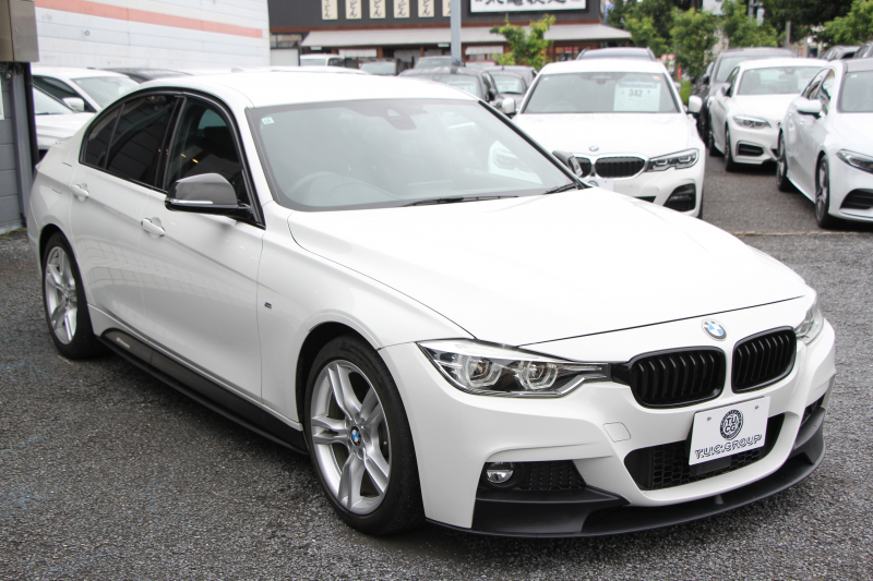 BMW 3シリーズ 320i Mｽﾎﾟｰﾂ 後期 8A新EG Mﾊﾟﾌｫｰﾏﾝｽｴｱﾛ&内装ﾄﾘﾑ&ﾃｰﾙ 追従ACC LEDﾍｯﾄﾞﾗｲﾄ LEDﾃｰﾙ HDDﾅﾋﾞBｶﾒﾗ ｽﾏｰﾄｷｰ Bluetooth接続 衝突軽減ﾌﾞﾚｰｷ 車線逸脱警告 歩行者警告 ﾊﾟﾄﾞﾙｼﾌﾄ ﾒﾓﾘｰ付電動ｼｰﾄ 2年保証