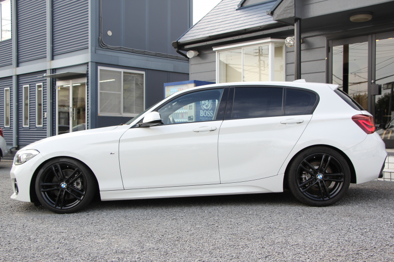 BMW 1シリーズ 118d Mｽﾎﾟｰﾂ ｴﾃﾞｨｼｮﾝｼｬﾄﾞｰ ｱｯﾌﾟｸﾞﾚｰﾄﾞP 特別限定車 後期 ﾋｰﾀｰ黒革 ｼｰﾄﾒﾓﾘｰ 電動ｼｰﾄ ﾀﾞｰｸLEDﾍｯﾄﾞﾗｲﾄ 追従ACC HI-FIｽﾋﾟｰｶｰ ﾀｯﾁ画面HDDﾅﾋﾞBｶﾒﾗ Bluetoothｵｰﾃﾞｨｵ 衝突軽減ﾌﾞﾚｰｷ 車線逸脱警告 歩行者警告 2年保証