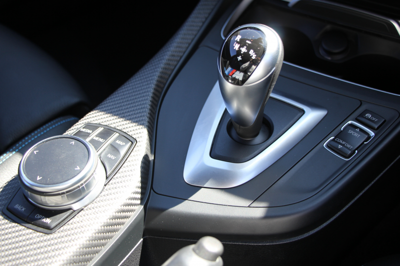 BMW Mシリーズ M2ｸｰﾍﾟMDCT 1ｵｰﾅ 後期ﾓﾃﾞﾙ 370馬力 直6ﾀｰﾎﾞﾋｰﾀｰ黒革 LEDﾍｯﾄﾞﾗｲﾄ LEDﾃｰﾙ ﾊｰﾏﾝｶｰﾄﾞﾝ ﾀｯﾁ画面HDDﾅﾋﾞBｶﾒﾗ 専用19AW 専用ﾌﾞﾚｰｷ 衝突軽減ﾌﾞﾚｰｷ 車線逸脱警告 歩行者警告 ﾌﾞﾚｰｷ付ｸﾙｺﾝ ｽﾏｰﾄｷｰ ﾊﾟﾄﾞﾙｼﾌﾄ 2年保証