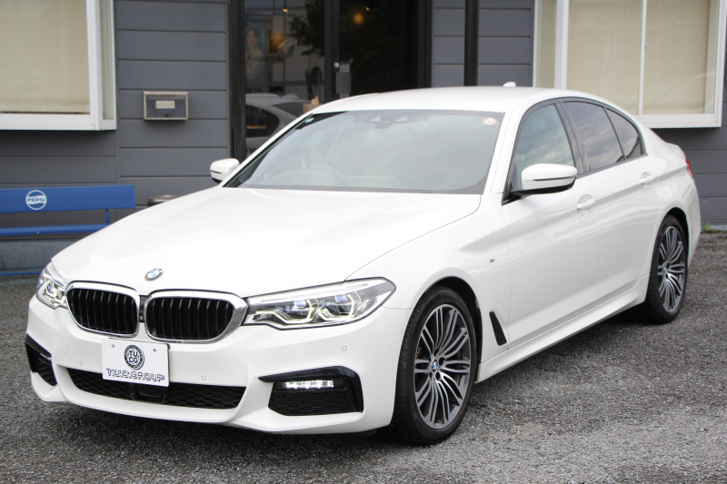 BMW 5シリーズ 523d Mｽﾎﾟｰﾂ ﾊｲﾗｲﾝ 変更後ﾓﾃﾞﾙ 1ｵｰﾅ 新液晶ﾒｰﾀｰ 燃費21.5km/L 全席ﾋｰﾀｰ黒革 HUD LEDﾍｯﾄﾞﾗｲﾄ 追従ACC ｽﾃｱﾘﾝｸﾞｻﾎﾟｰﾄ ｵｰﾄﾊｲﾋﾞｰﾑ ﾀｯﾁ画面HDDﾅﾋﾞﾌﾙｾｸﾞTV 360度ｶﾒﾗ 電動ﾄﾗﾝｸ 専用ｴｱﾛ 19AW ﾊﾟﾄﾞﾙｼﾌﾄ ｱﾝﾋﾞｴﾝﾄﾗｲﾄ 2年保証