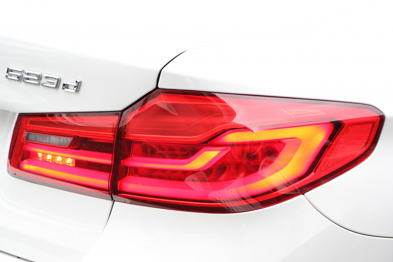 BMW 5シリーズ 523d Mｽﾎﾟｰﾂ ﾊｲﾗｲﾝ 変更後ﾓﾃﾞﾙ 1ｵｰﾅ 新液晶ﾒｰﾀｰ 燃費21.5km/L 全席ﾋｰﾀｰ黒革 HUD LEDﾍｯﾄﾞﾗｲﾄ 追従ACC ｽﾃｱﾘﾝｸﾞｻﾎﾟｰﾄ ｵｰﾄﾊｲﾋﾞｰﾑ ﾀｯﾁ画面HDDﾅﾋﾞﾌﾙｾｸﾞTV 360度ｶﾒﾗ 電動ﾄﾗﾝｸ 専用ｴｱﾛ 19AW ﾊﾟﾄﾞﾙｼﾌﾄ ｱﾝﾋﾞｴﾝﾄﾗｲﾄ 2年保証