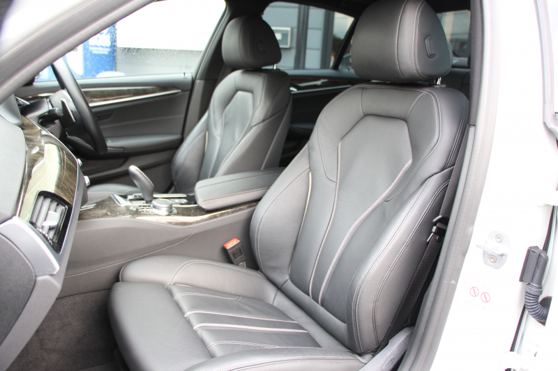 BMW 5シリーズ 523d Mｽﾎﾟｰﾂ ﾊｲﾗｲﾝ 変更後ﾓﾃﾞﾙ 1ｵｰﾅ 新液晶ﾒｰﾀｰ 燃費21.5km/L 全席ﾋｰﾀｰ黒革 HUD LEDﾍｯﾄﾞﾗｲﾄ 追従ACC ｽﾃｱﾘﾝｸﾞｻﾎﾟｰﾄ ｵｰﾄﾊｲﾋﾞｰﾑ ﾀｯﾁ画面HDDﾅﾋﾞﾌﾙｾｸﾞTV 360度ｶﾒﾗ 電動ﾄﾗﾝｸ 専用ｴｱﾛ 19AW ﾊﾟﾄﾞﾙｼﾌﾄ ｱﾝﾋﾞｴﾝﾄﾗｲﾄ 2年保証