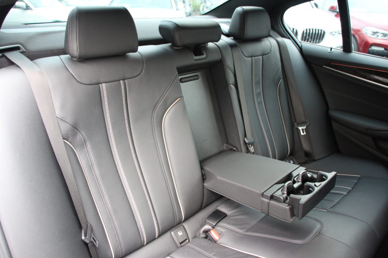 BMW 5シリーズ 523d Mｽﾎﾟｰﾂ ﾊｲﾗｲﾝ 変更後ﾓﾃﾞﾙ 1ｵｰﾅ 新液晶ﾒｰﾀｰ 燃費21.5km/L 全席ﾋｰﾀｰ黒革 HUD LEDﾍｯﾄﾞﾗｲﾄ 追従ACC ｽﾃｱﾘﾝｸﾞｻﾎﾟｰﾄ ｵｰﾄﾊｲﾋﾞｰﾑ ﾀｯﾁ画面HDDﾅﾋﾞﾌﾙｾｸﾞTV 360度ｶﾒﾗ 電動ﾄﾗﾝｸ 専用ｴｱﾛ 19AW ﾊﾟﾄﾞﾙｼﾌﾄ ｱﾝﾋﾞｴﾝﾄﾗｲﾄ 2年保証
