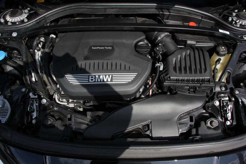 BMW 1シリーズ 118d Mｽﾎﾟｰﾂ ﾊｲﾗｲﾝ ｺﾝﾌｫｰﾄP 1ｵｰﾅ ﾋｰﾀｰ付ﾏｸﾞﾏﾚｯﾄﾞﾚｻﾞｰ 追従ACC 電動ﾘｱｹﾞｰﾄ 50thｴﾝﾌﾞﾚﾑ idriveﾅﾋﾞｹﾞｰｼｮﾝP BMWﾗｲﾌﾞｺｯｸﾋﾟｯﾄ ｱｯﾌﾟﾙｶｰﾌﾟﾚｲ LEDﾍｯﾄﾞﾗｲﾄ Pｱｼｽﾄ 18AW 専用ｴｱﾛ 2年保証