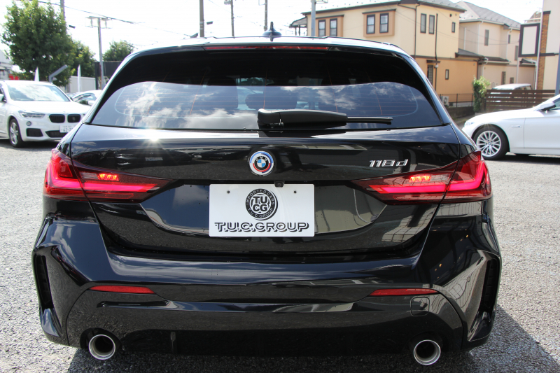 BMW 1シリーズ 118d Mｽﾎﾟｰﾂ ﾊｲﾗｲﾝ ｺﾝﾌｫｰﾄP 1ｵｰﾅ ﾋｰﾀｰ付ﾏｸﾞﾏﾚｯﾄﾞﾚｻﾞｰ 追従ACC 電動ﾘｱｹﾞｰﾄ 50thｴﾝﾌﾞﾚﾑ idriveﾅﾋﾞｹﾞｰｼｮﾝP BMWﾗｲﾌﾞｺｯｸﾋﾟｯﾄ ｱｯﾌﾟﾙｶｰﾌﾟﾚｲ LEDﾍｯﾄﾞﾗｲﾄ Pｱｼｽﾄ 18AW 専用ｴｱﾛ 2年保証