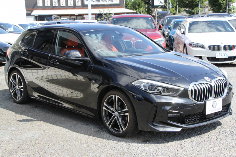 BMW 1シリーズ 118d Mｽﾎﾟｰﾂ ﾊｲﾗｲﾝ ｺﾝﾌｫｰﾄP 1ｵｰﾅ ﾋｰﾀｰ付ﾏｸﾞﾏﾚｯﾄﾞﾚｻﾞｰ 追従ACC 電動ﾘｱｹﾞｰﾄ 50thｴﾝﾌﾞﾚﾑ idriveﾅﾋﾞｹﾞｰｼｮﾝP BMWﾗｲﾌﾞｺｯｸﾋﾟｯﾄ ｱｯﾌﾟﾙｶｰﾌﾟﾚｲ LEDﾍｯﾄﾞﾗｲﾄ Pｱｼｽﾄ 18AW 専用ｴｱﾛ 2年保証
