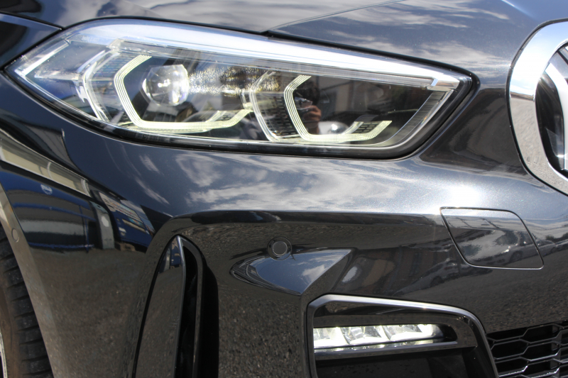 BMW 1シリーズ 118d Mｽﾎﾟｰﾂ ﾊｲﾗｲﾝ ｺﾝﾌｫｰﾄP 1ｵｰﾅ ﾋｰﾀｰ付ﾏｸﾞﾏﾚｯﾄﾞﾚｻﾞｰ 追従ACC 電動ﾘｱｹﾞｰﾄ 50thｴﾝﾌﾞﾚﾑ idriveﾅﾋﾞｹﾞｰｼｮﾝP BMWﾗｲﾌﾞｺｯｸﾋﾟｯﾄ ｱｯﾌﾟﾙｶｰﾌﾟﾚｲ LEDﾍｯﾄﾞﾗｲﾄ Pｱｼｽﾄ 18AW 専用ｴｱﾛ 2年保証