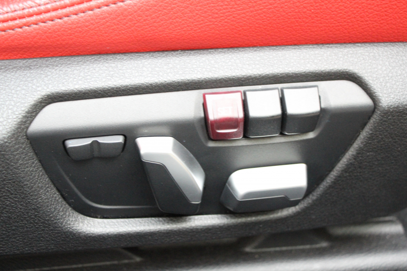 BMW 2シリーズ M240i ｸｰﾍﾟ後期 B58新ｴﾝｼﾞﾝ 直6ﾀｰﾎﾞ340馬力 ﾋｰﾀｰ赤革 追従ACC LEDﾍｯﾄﾞﾗｲﾄ LEDﾃｰﾙ ｱﾀﾞﾌﾟﾃｨﾌﾞMｻｽ 専用ﾌﾞﾚｰｷ ﾀｯﾁ画面HDDﾅﾋﾞPｱｼｽﾄ ﾊﾟﾄﾞﾙｼﾌﾄ 8速AT 衝突軽減ﾌﾞﾚｰｷ 車線逸脱警告 歩行者警告 2